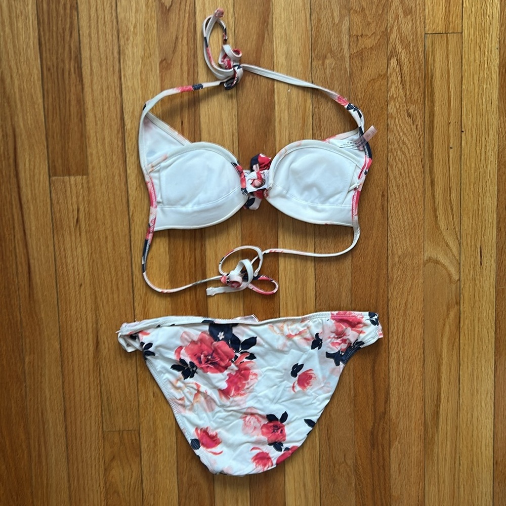 Floral bikini - Picture 2 of 2